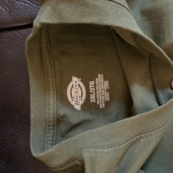 Dickies Olive Green Short Sleeve Tee with Chest Pocket - Picture 5 of 6